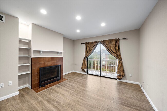 Building Photo - 2750 Holly Hall St