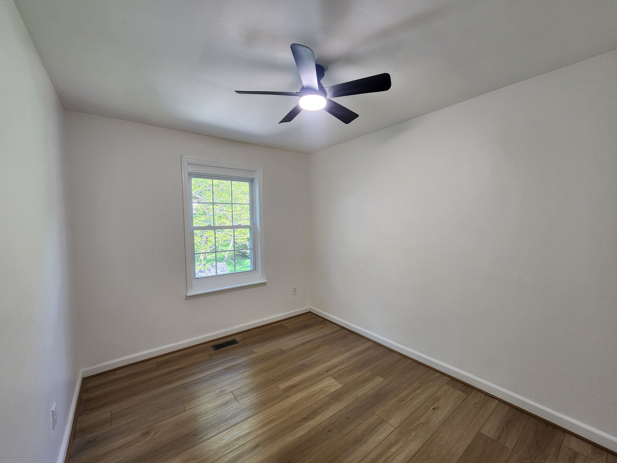 Building Photo - 1206 Caldwell Ct S