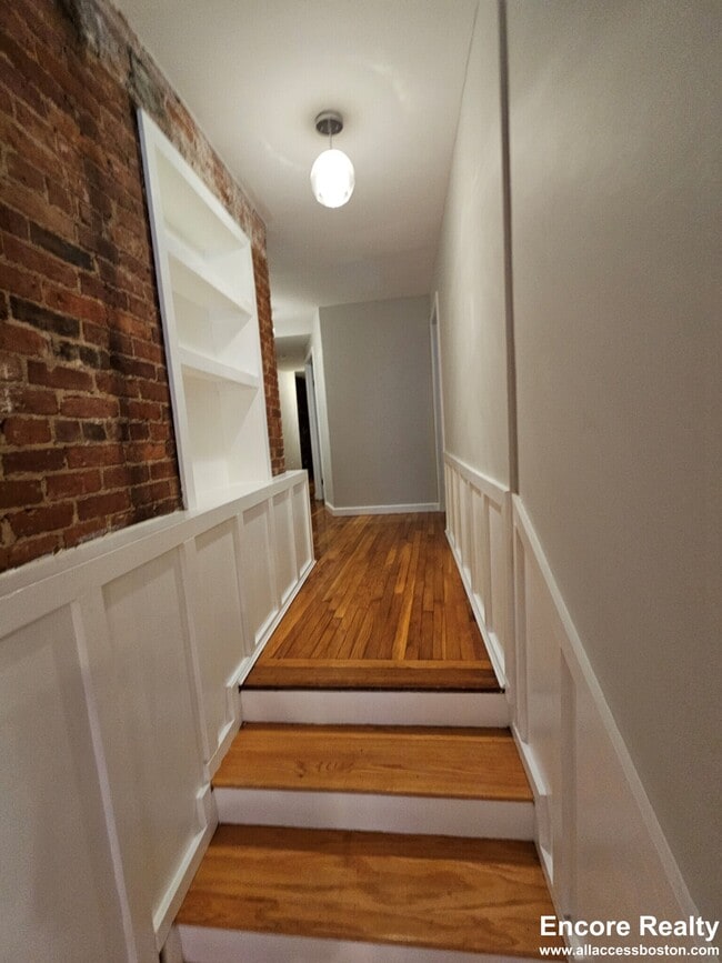 Building Photo - 153 Salem St