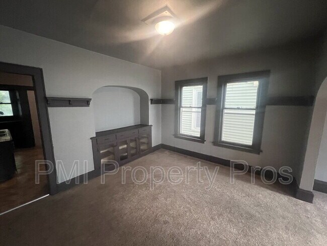 Building Photo - 2530 N 37th St