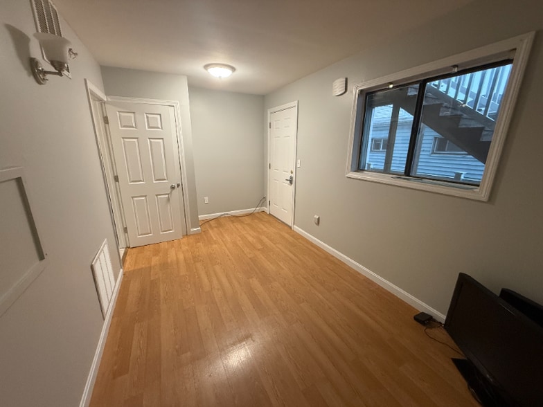 Building Photo - 12 G St