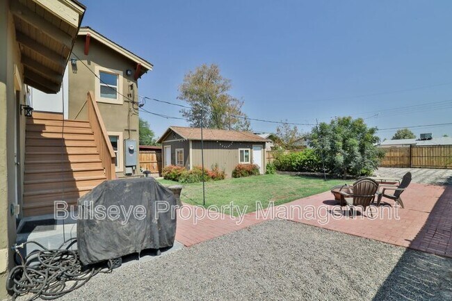 Building Photo - 1238 E McKinley St