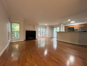 Building Photo - 2512 Cranbrook Ln
