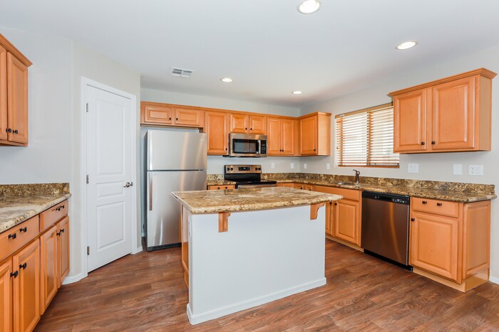 Building Photo - 3691 W Goldmine Mountain Dr