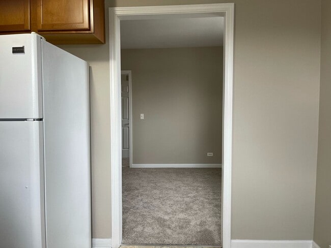 Building Photo - x141a-R