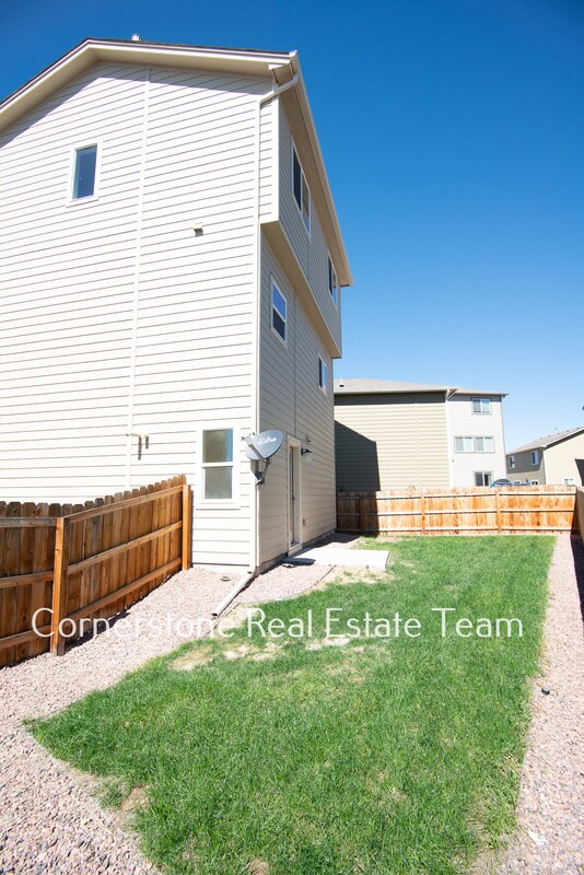 Building Photo - 855 Endeavor Wy