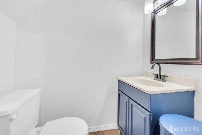 Building Photo - 1355 Hamilton St