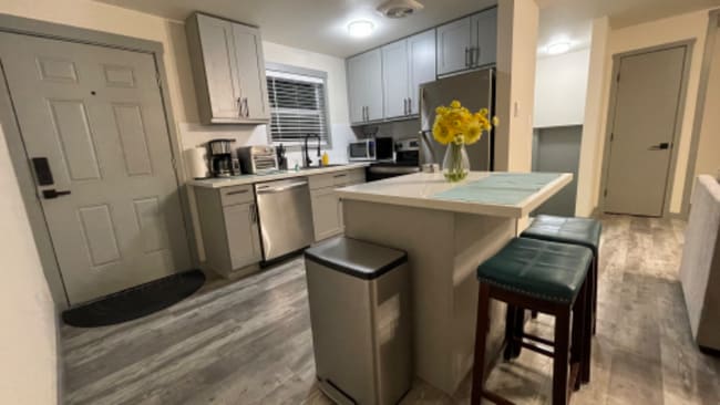 Building Photo - 1014 NE 91st St