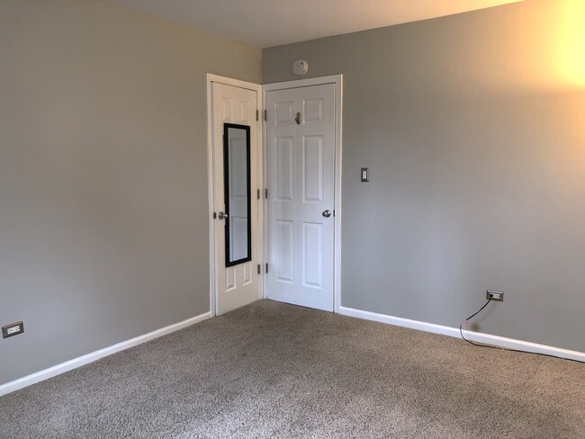 Building Photo - 446 Osage Ln