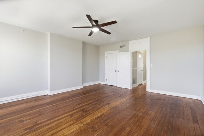Building Photo - 2322 Callow Ave
