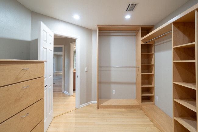 Building Photo - 3903 Dunleer Ct