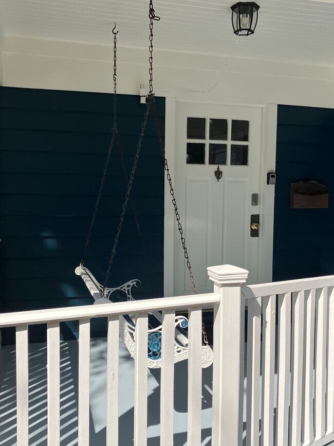 Building Photo - Gulfport 2 Bedroom