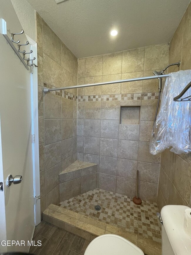 Building Photo - 5432 Thornridge Cir