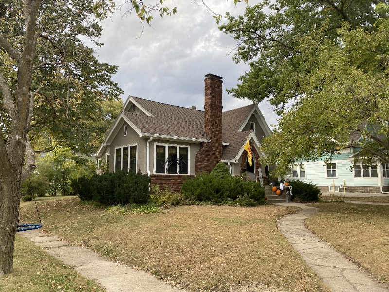 Building Photo - 303 N Russell Ave