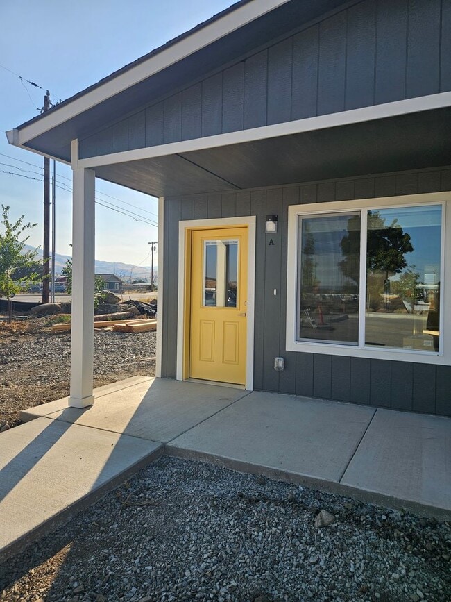 Building Photo - 2508001