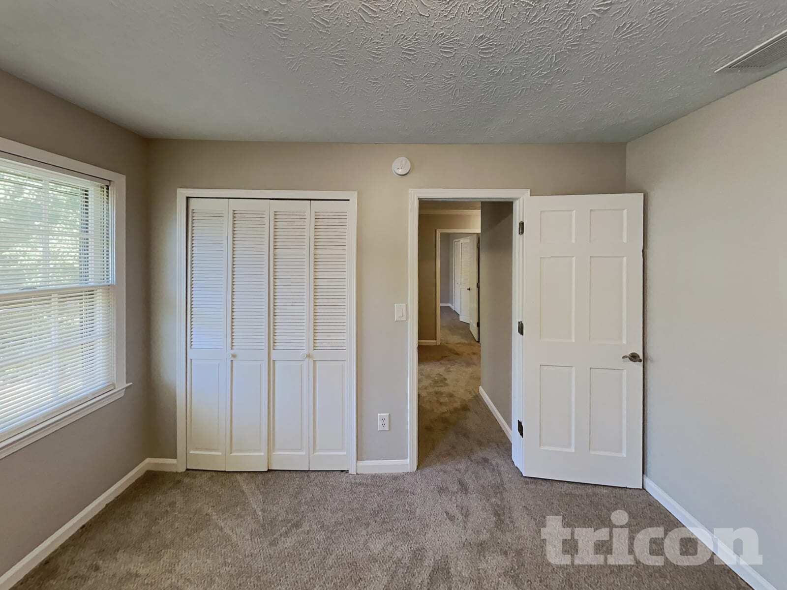 Building Photo - 1496 Oak Springs Dr