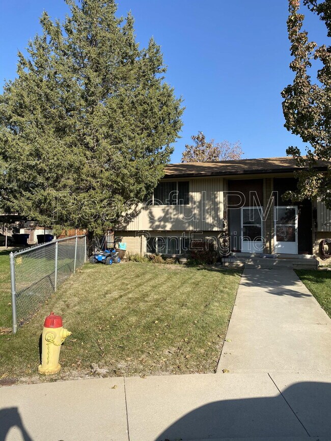 Primary Photo - 1477 Brooklane Cir S