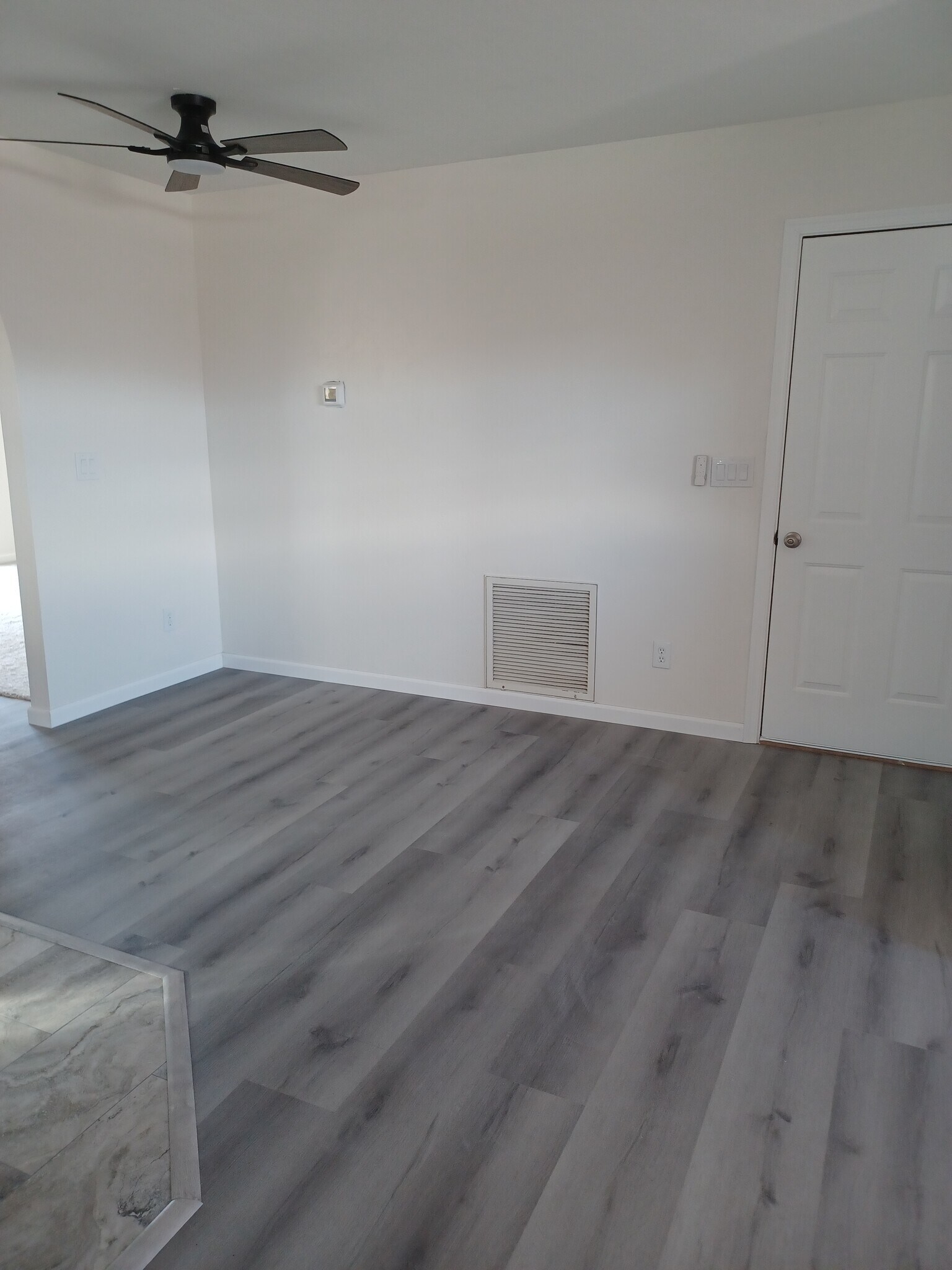 Dining room attached to kitchen, great home office spot - 8396 E Stevens Dr