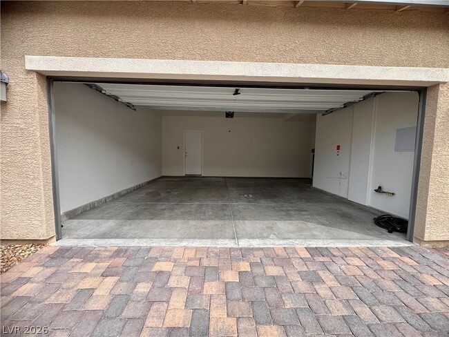 Building Photo - 2848 Alenga St