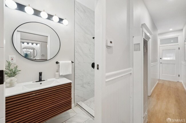 Building Photo - 202 (17-19 Card Aly)