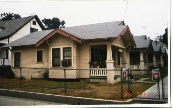 Building Photo - 2424-2428 Eastlake Ave