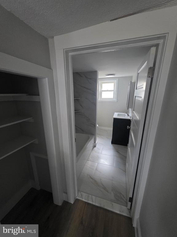 Building Photo - 105 Mecray Ln