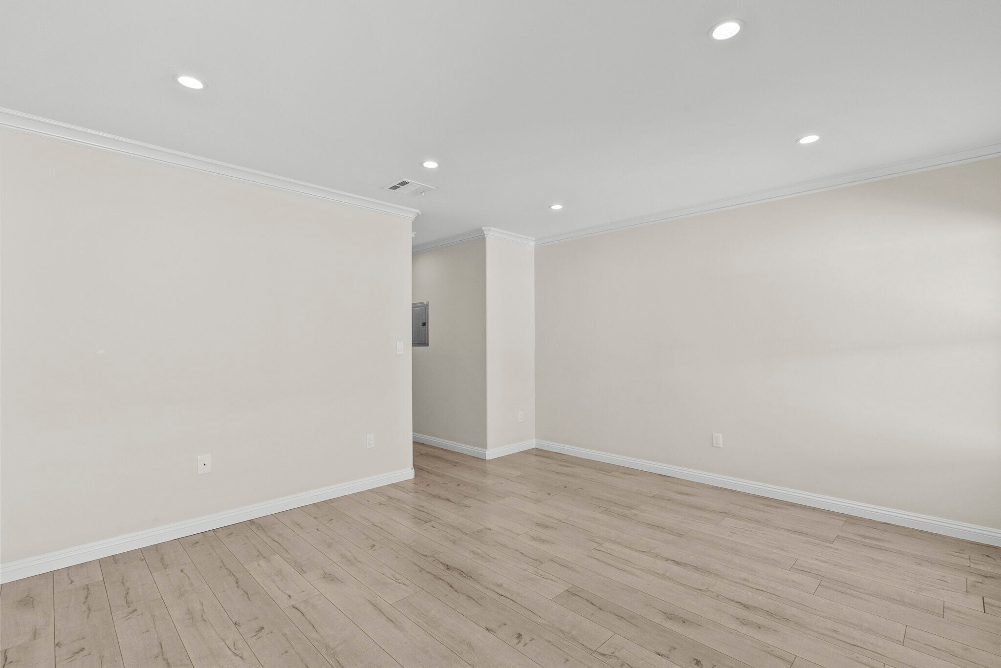 Building Photo - 6717 Cedros Ave