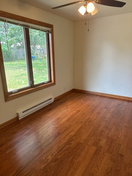 Building Photo - 3644 Livingston Ln