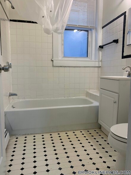 Building Photo - 208 Winthrop Rd