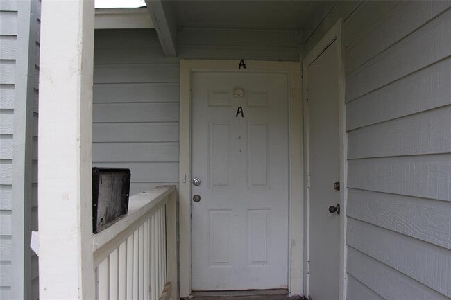 Building Photo - 9603 Nightjar Dr