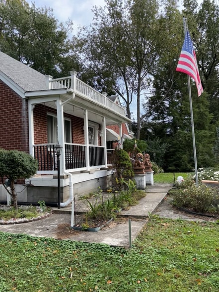 Building Photo - 6411 S 3rd St