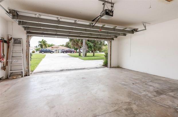 Building Photo - 1399 SW 18th St