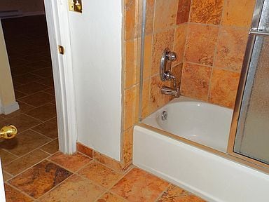 Building Photo - 2225 Garfield Ave