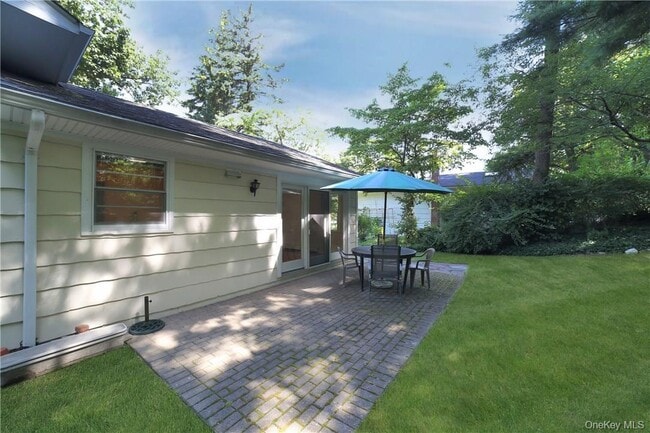 Building Photo - 7 Highview Dr