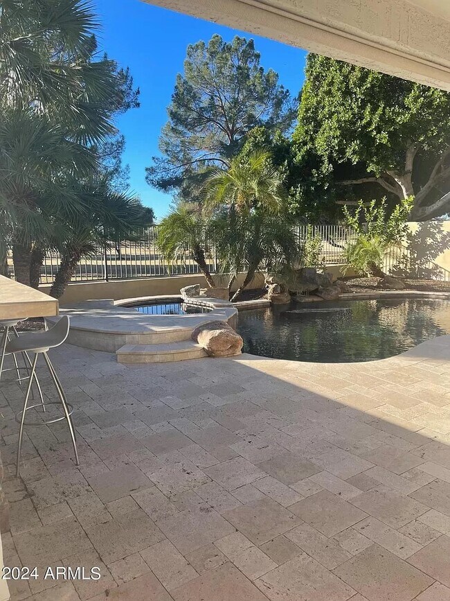 Building Photo - 6739 E Gelding Dr