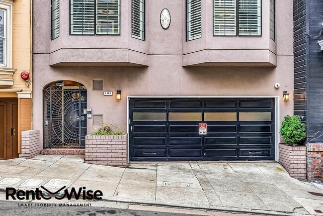 Building Photo - 1565 Sacramento St