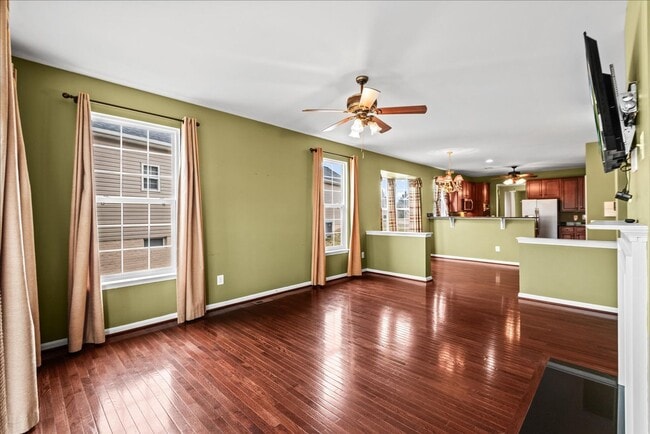 Building Photo - 3 Bed 3 Bath in 55+ Four Seasons Dumfries, VA