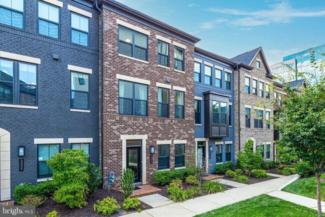 Building Photo - 2335 Water Promenade Ave