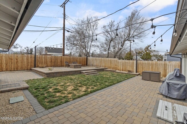 Building Photo - 701 Bowman Dr