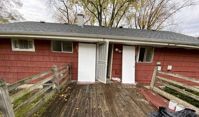 Building Photo - 15509 Park Ln