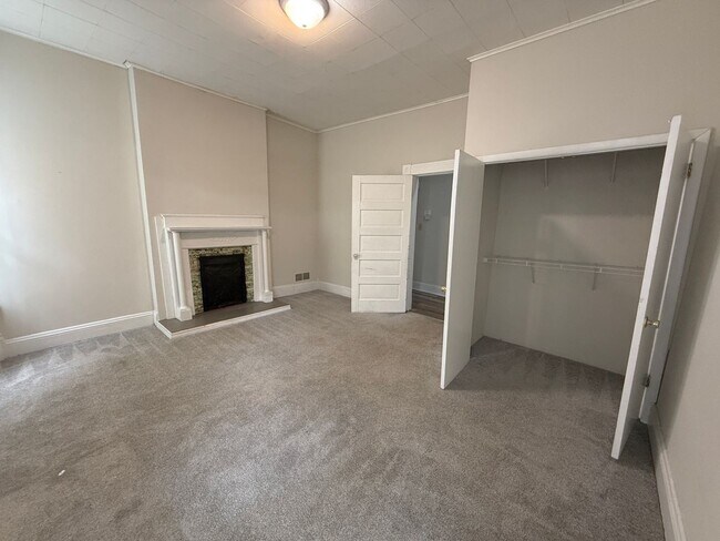 Building Photo - 376 Park Ave