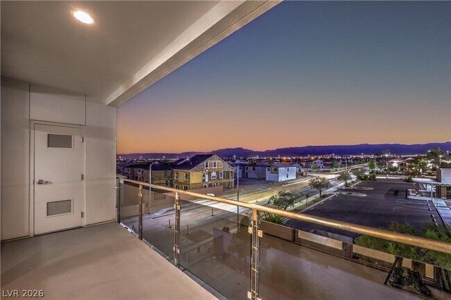 Building Photo - 8925 W Flamingo Rd