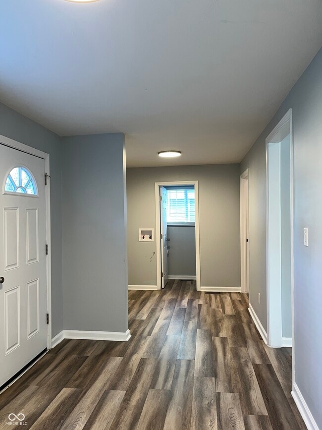 Building Photo - 838 N Temple Ave