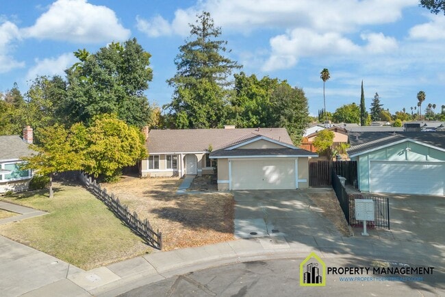 Building Photo - Remodeled 4-Bedroom w/  Large Backyard-AF