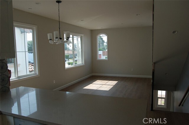 Building Photo - 425 W Duarte Rd