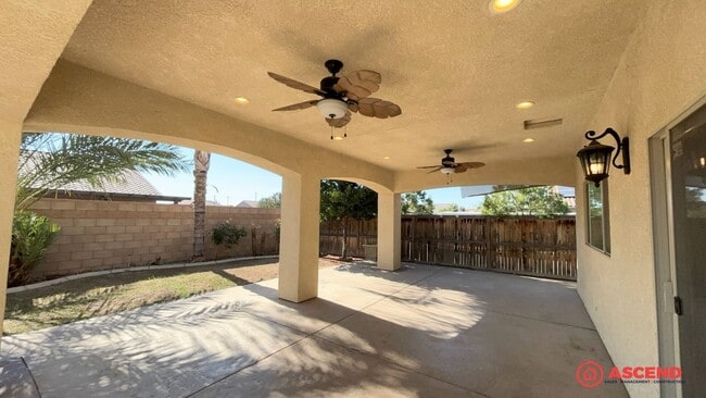 Building Photo - 4-Bedroom Home in Gossamer Grove!