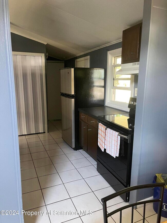 Building Photo - 7 Bruno Dr