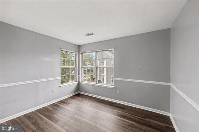 Building Photo - 8619 Beekman Pl