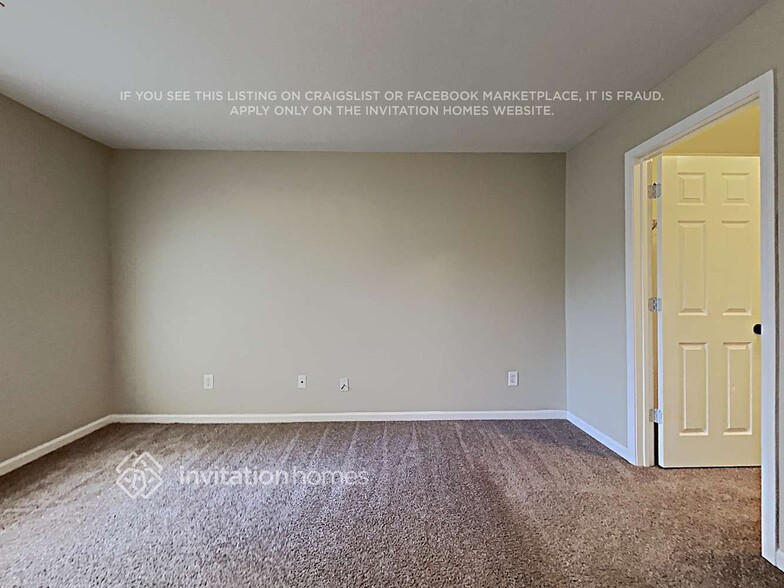 Building Photo - 2730 Englewood Dr