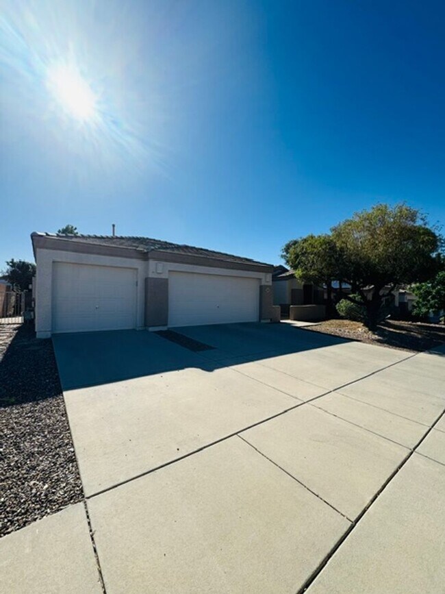 Building Photo - Oro Valley- 4 bedroom/ 2 bathroom home